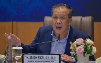 TPG Guru Madrasah Terancam Telat Cair? DPR Desak Kemenag Bayar Sebelum Lebaran 1447 H