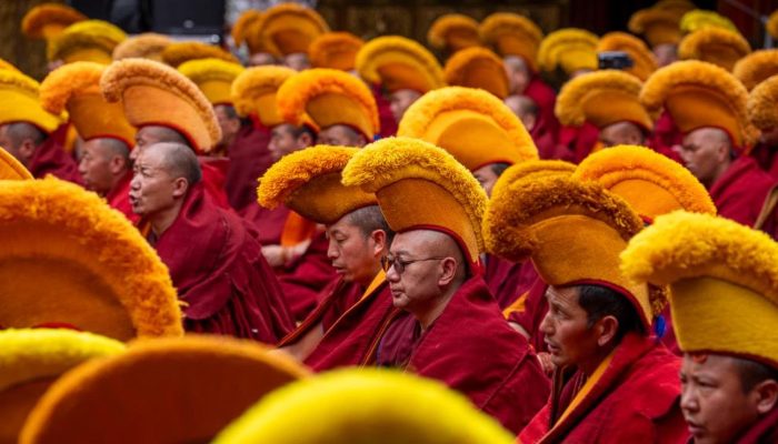 13 Biksu Raih Gelar Tertinggi Buddhisme Tibet di Lhasa, Perjalanan 37 Tahun Berbuah Prestasi