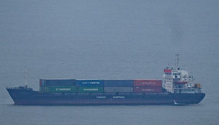 Blokade AS di Selat Hormuz Dimulai: Kapal Tetap Lolos, Ini Fakta Mengejutkan Hari Pertama