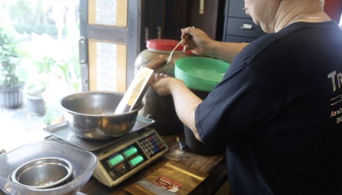 Bukan Sekadar Ngopi! Kedai di Kota Tangerang Ini Bikin Heboh karena Buka Kelas Kopi Gratis, Ini Faktanya