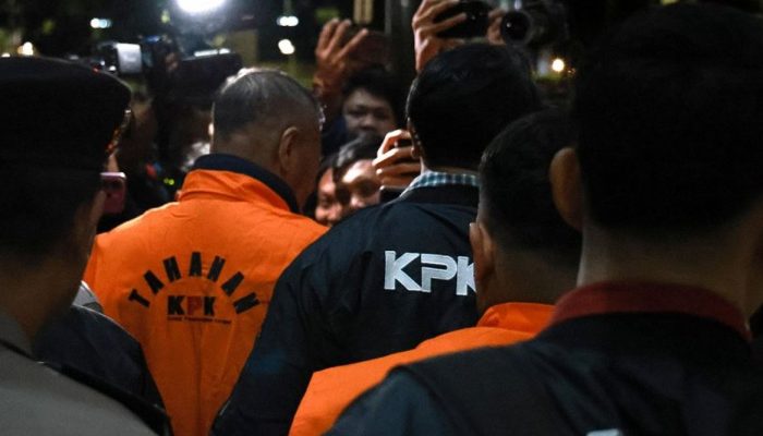 Bupati Tulungagung Ditangkap KPK, Diduga Peras Pejabat dan Penerimaan Lainnya