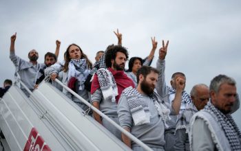 Israel Deportasi 422 Aktivis Gaza, Negara-negara Barat Desak Tindakan Tegas