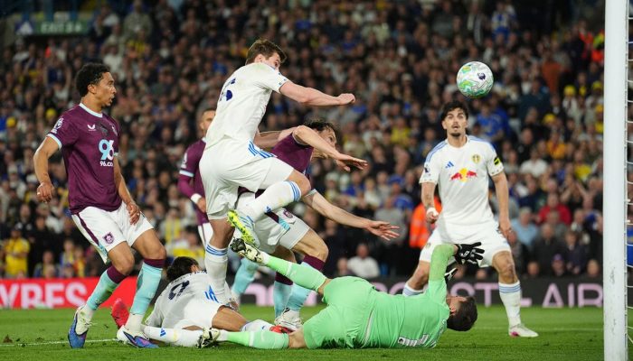 Leeds United vs Burnley: Hasil 3-1 Ini Dekatkan Leeds Bertahan
