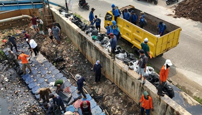 Sampah Kali Ledug Dibersihkan, 30 Ton Diangkut untuk Cegah Banjir