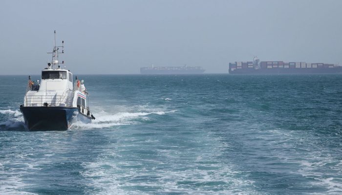 Selat Hormuz Memanas! Ini Fakta Serangan AS dan Iran Terbaru