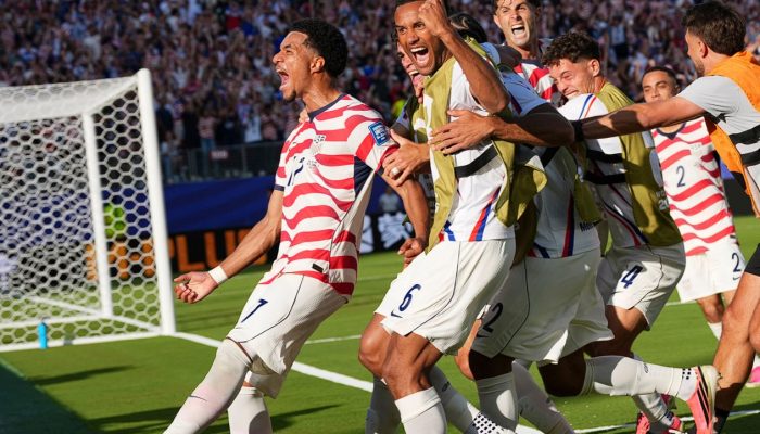 Hasil Amerika Serikat vs Bosnia dan Herzegovina: Bermain 10 Orang, AS Tetap Menang