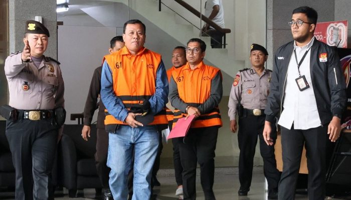 KPK Tahan Bupati Kuansing, Dugaan Suap Jabatan Sekda Bermula dari Permintaan Mobil Mewah