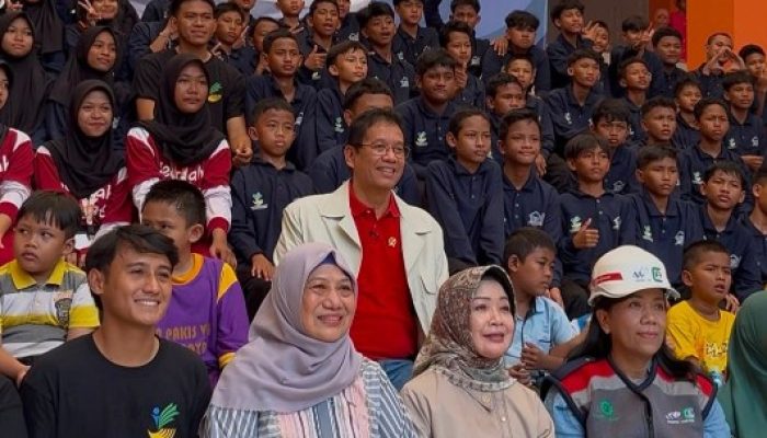 Sekolah Rakyat Jadi Investasi Masa Depan, Menkeu Purbaya Tinjau Langsung Program di Surabaya