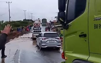 Banjir Bandang Solok: Kantor Pemerintah Rusak, Satu Warga Dilaporkan Hilang