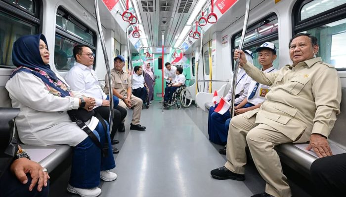 Cerita Warga Jajal LRT Jakarta Bareng Presiden Prabowo: Rasanya Seperti Mimpi