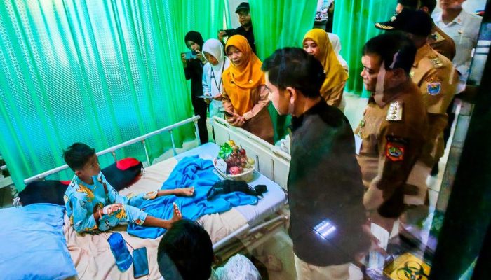 Keracunan MBG Batang: Gibran Datangi Pasien, Sampel Makanan Diuji di Laboratorium
