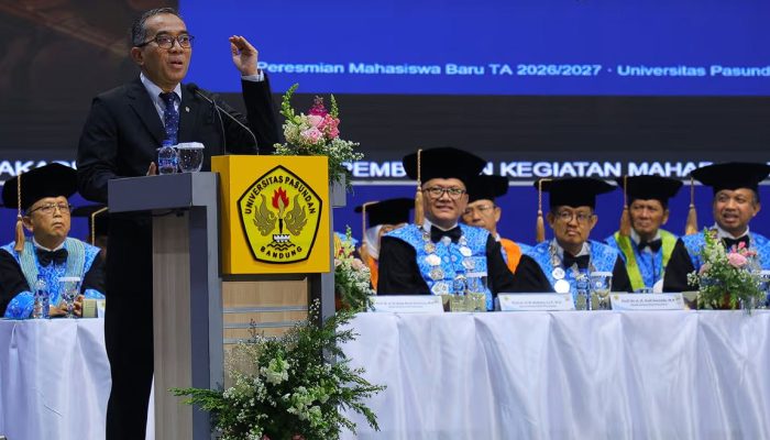 Mendiktisaintek Brian Yuliarto Ingatkan Mahasiswa Baru Unpas: AI Jangan Gantikan Proses Belajar