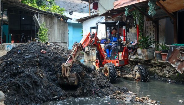 Pengerukan Anak Kali Krukut Dimulai Setelah Hampir 60 Tahun, Ini Rencana Penataannya