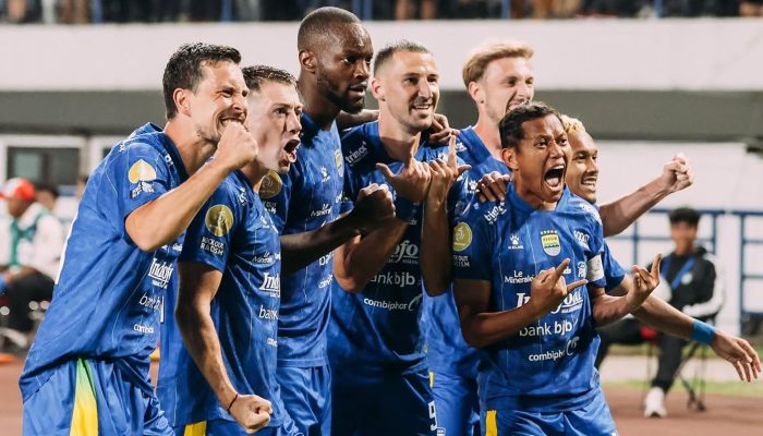 Persib Bandung vs PSM Makassar: Menang 3-1, Tapi Lapangan GBLA Dikritik Pelatih PSM