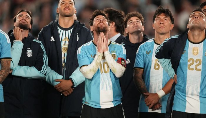 Lionel Messi Pensiun dari Timnas Argentina, 21 Tahun Karier Ditutup Gelar Doktor Kehormatan